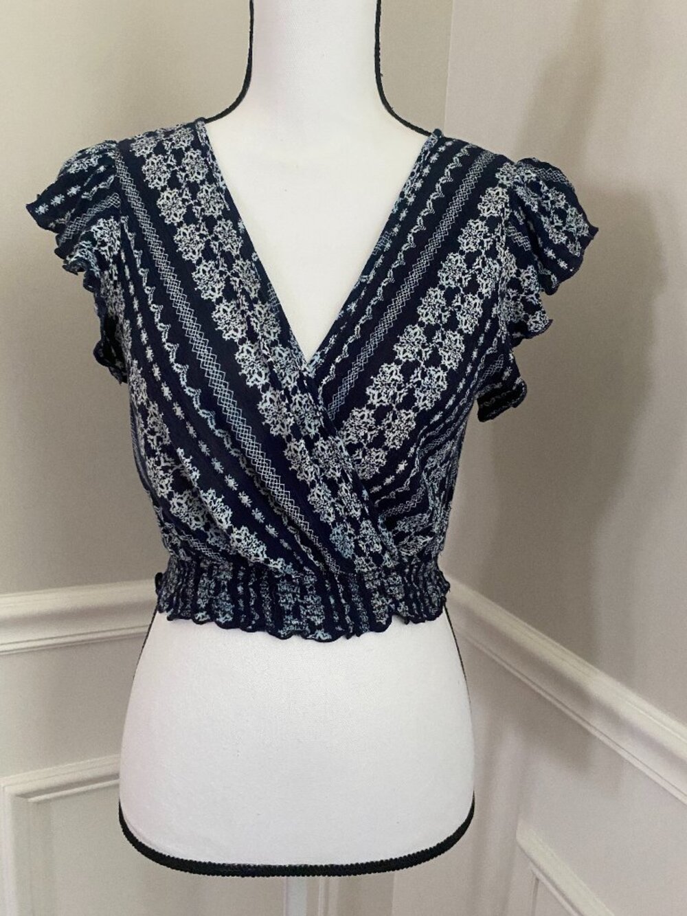 Blue Floral Boho Crop Top size Large Plunge Neck